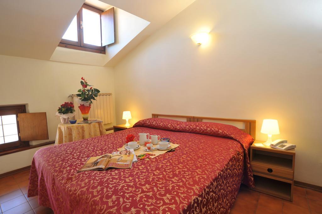 Hotel Delizia Genovese 몬테카티니테르메 객실 사진