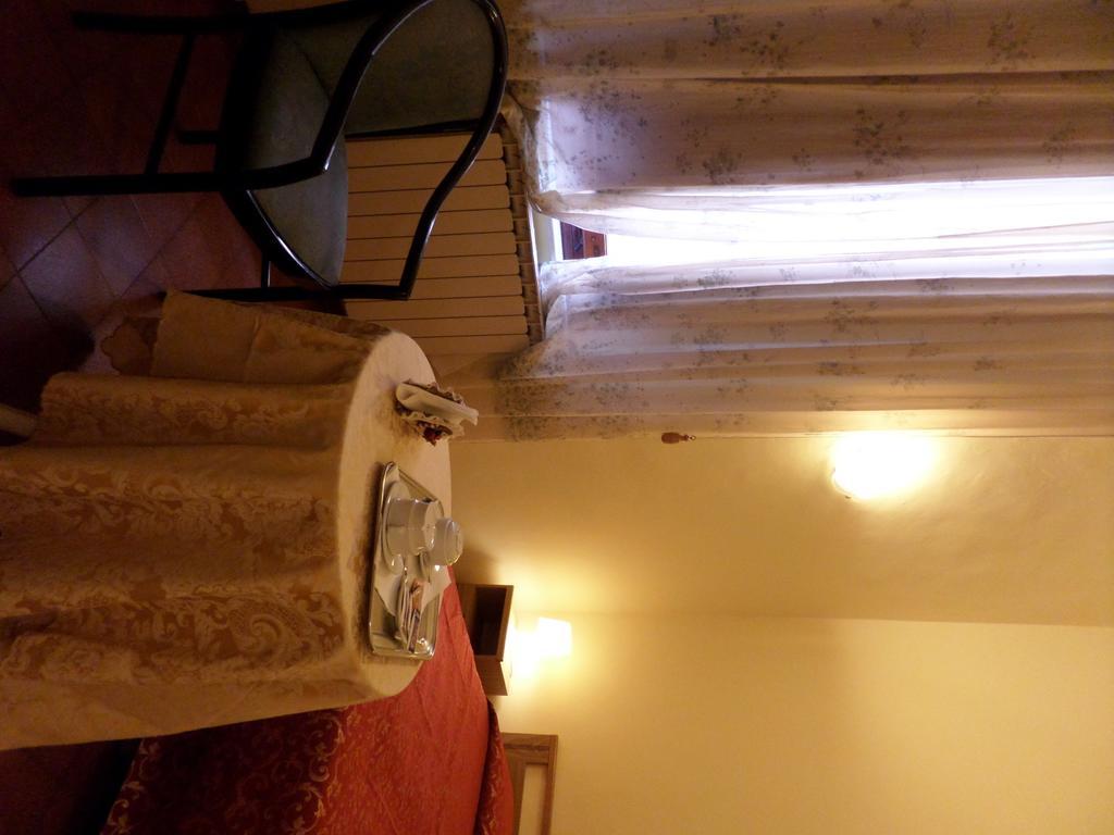 Hotel Delizia Genovese 몬테카티니테르메 객실 사진