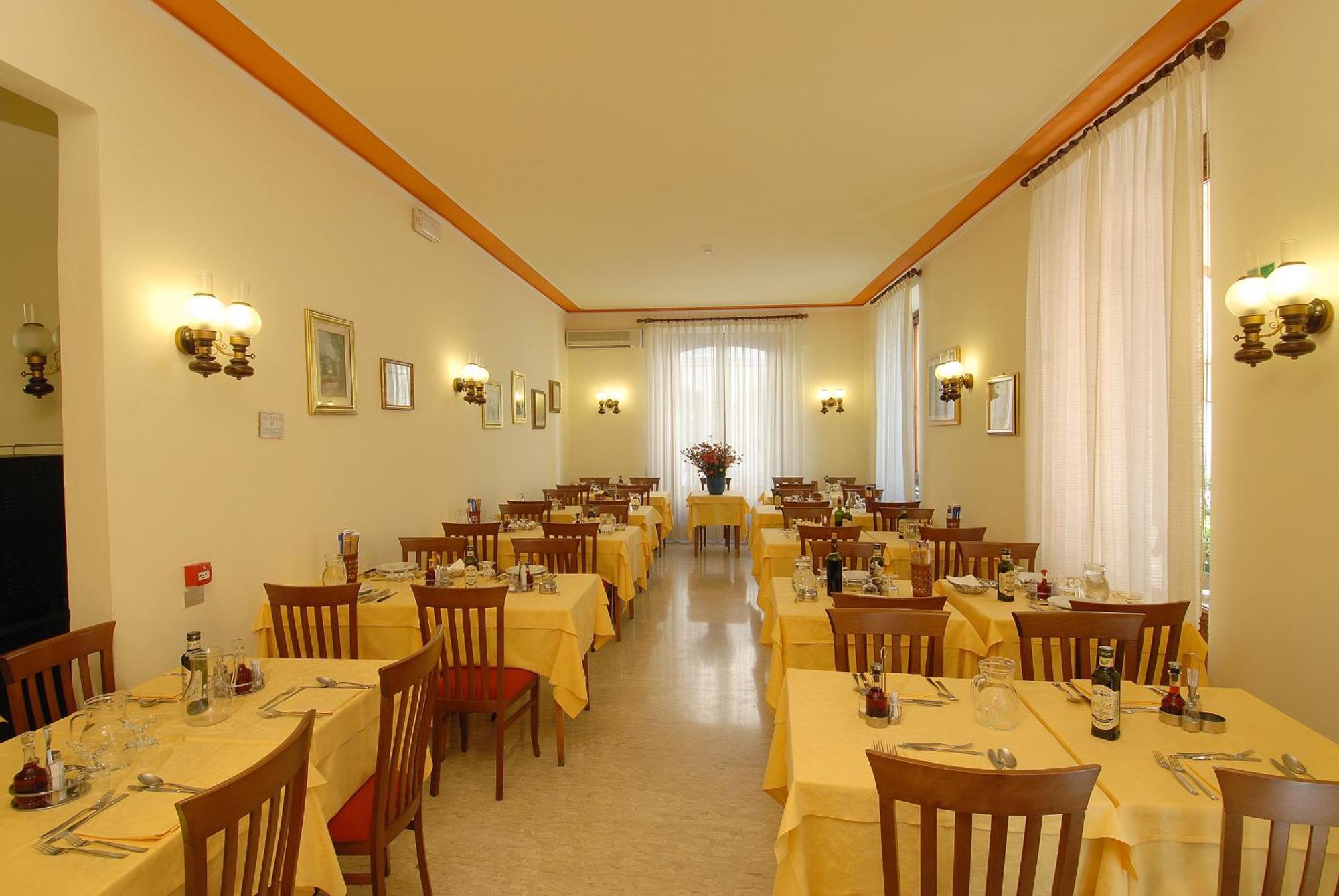 Hotel Delizia Genovese 몬테카티니테르메 외부 사진