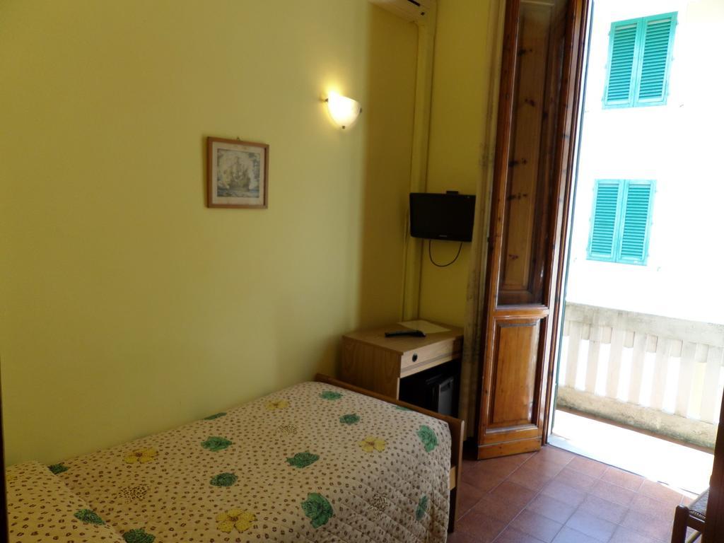 Hotel Delizia Genovese 몬테카티니테르메 객실 사진